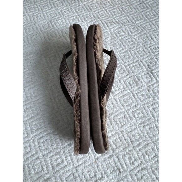 Women's UGG Brown Rubber Flip Flops Thong Sandals w/ Sheepskin Footbed Sz 6 Fluf - Picture 6 of 7